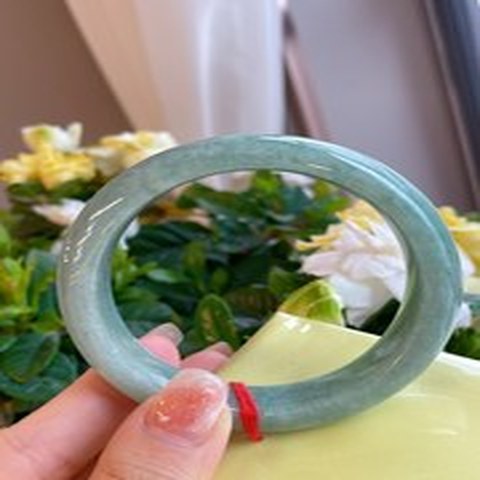 Natural Jadeite Bangle | 56.8mm | Width 14.1mm | #V568141000551