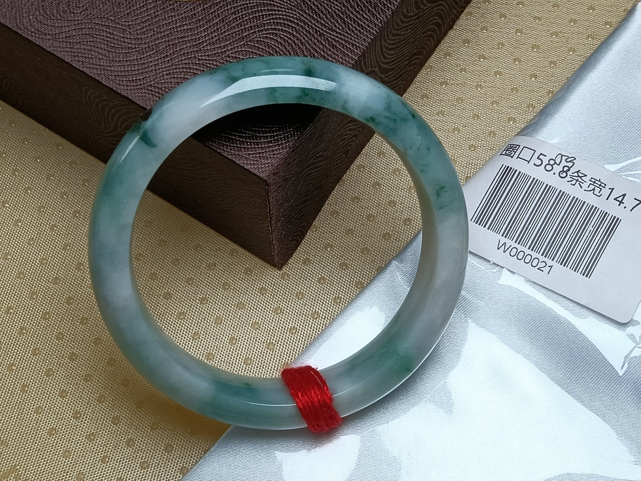 Light Green with Floating Flower Nature Type - A Jadeite Bangles (Size:59mm) - Jadeite Ding